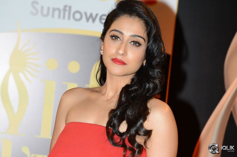 Regina-Cassandra-at-IIFA-Utsavam-2016